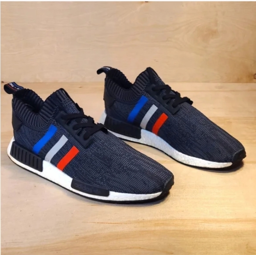 Men sports shoes